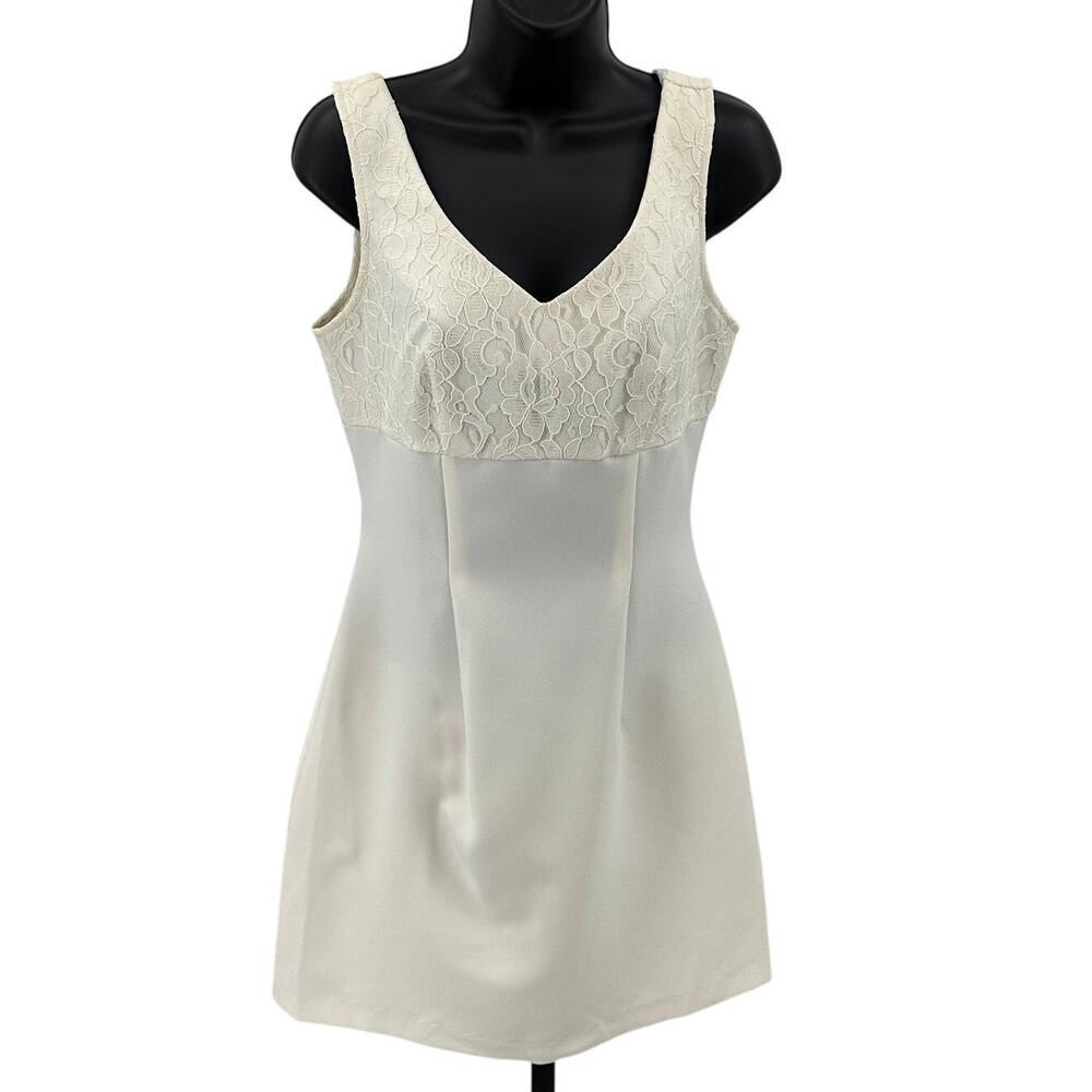 City Triangles Mini Dress Juniors Size 7 White V-Neck Sleeveless Lace Trim Party